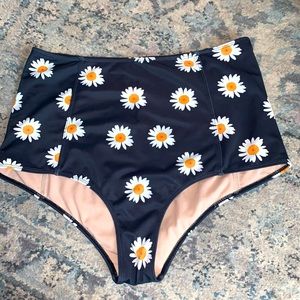 EUC Daisy Bottoms